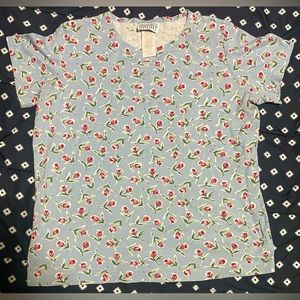 💰2/$10 Girls Jaclyn Smith Sport Light Blue with Roses T-shirt - size M